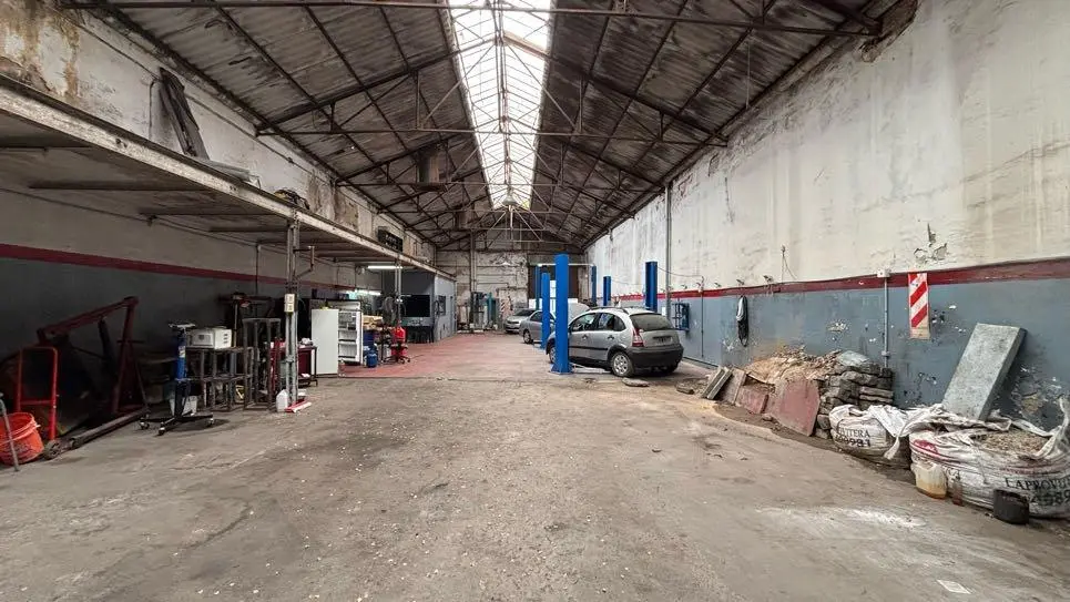 OPORTUNIDAD – Galpón / Depósito con Oficinas – 685 m² Totales - Ideal empresa / logistica 4