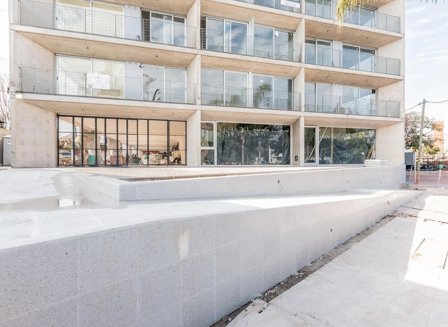 VENTA • TIGRE • LOCAL COMERCIAL • A ESTRENAR 4