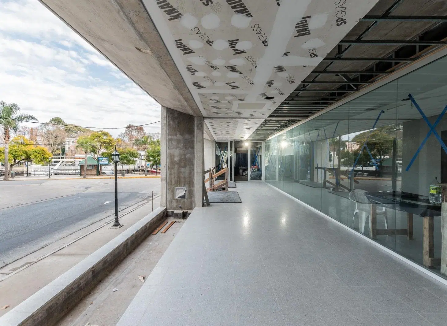 VENTA • TIGRE • LOCAL COMERCIAL • A ESTRENAR 3