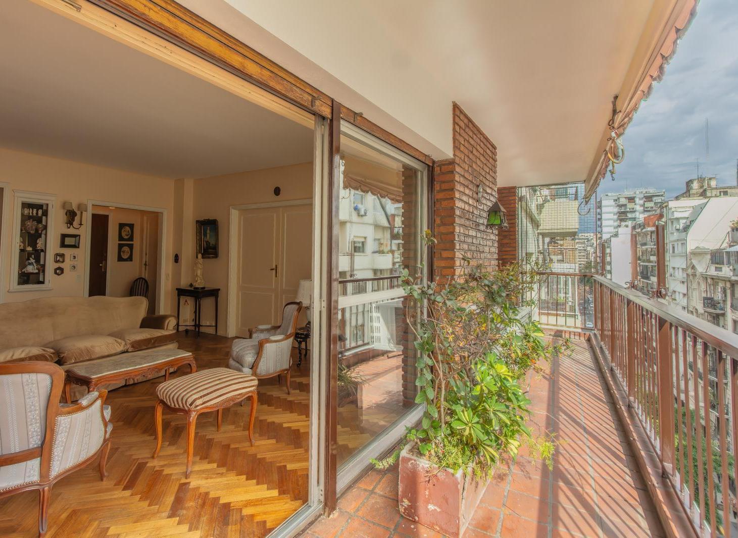VENTA • RECOLETA • 4 AMBIENTES • 2 COCHERAS FIJAS