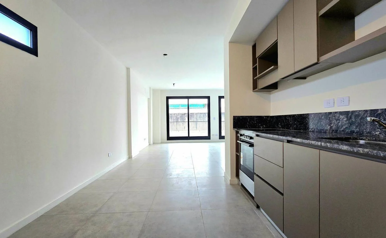 VENTA • VILLA GRAL. MITRE • MONOAMBIENTE DIVISIBLE
