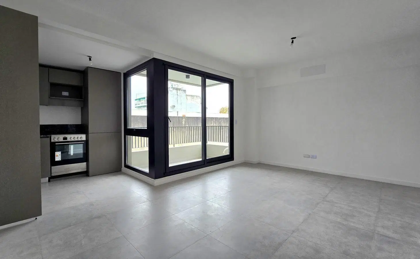 VENTA • VILLA GRAL. MITRE • 2 AMBIENTES • PATIO 1