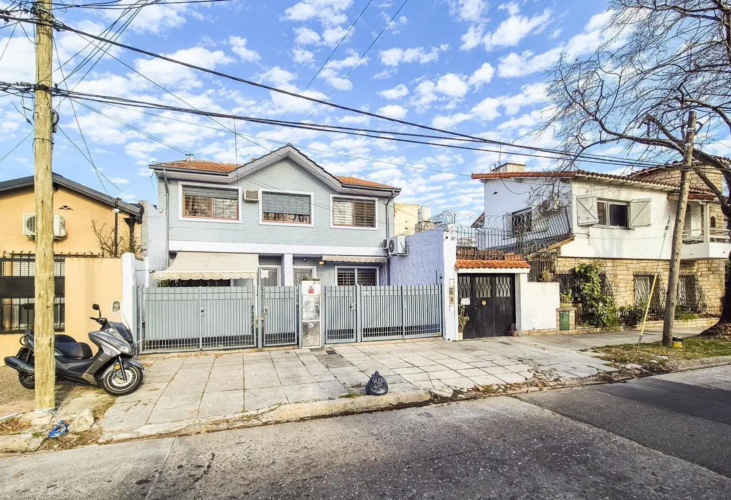 VENTA • VICENTE LÓPEZ • PH • 4 AMBIENTES • COCHERA 2