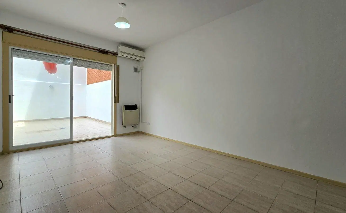 VENTA • NUÑEZ • MONOAMBIENTE • PATIO • COCHERA 1