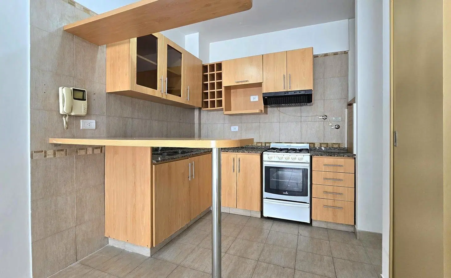 VENTA • NUÑEZ • MONOAMBIENTE • PATIO • COCHERA 4
