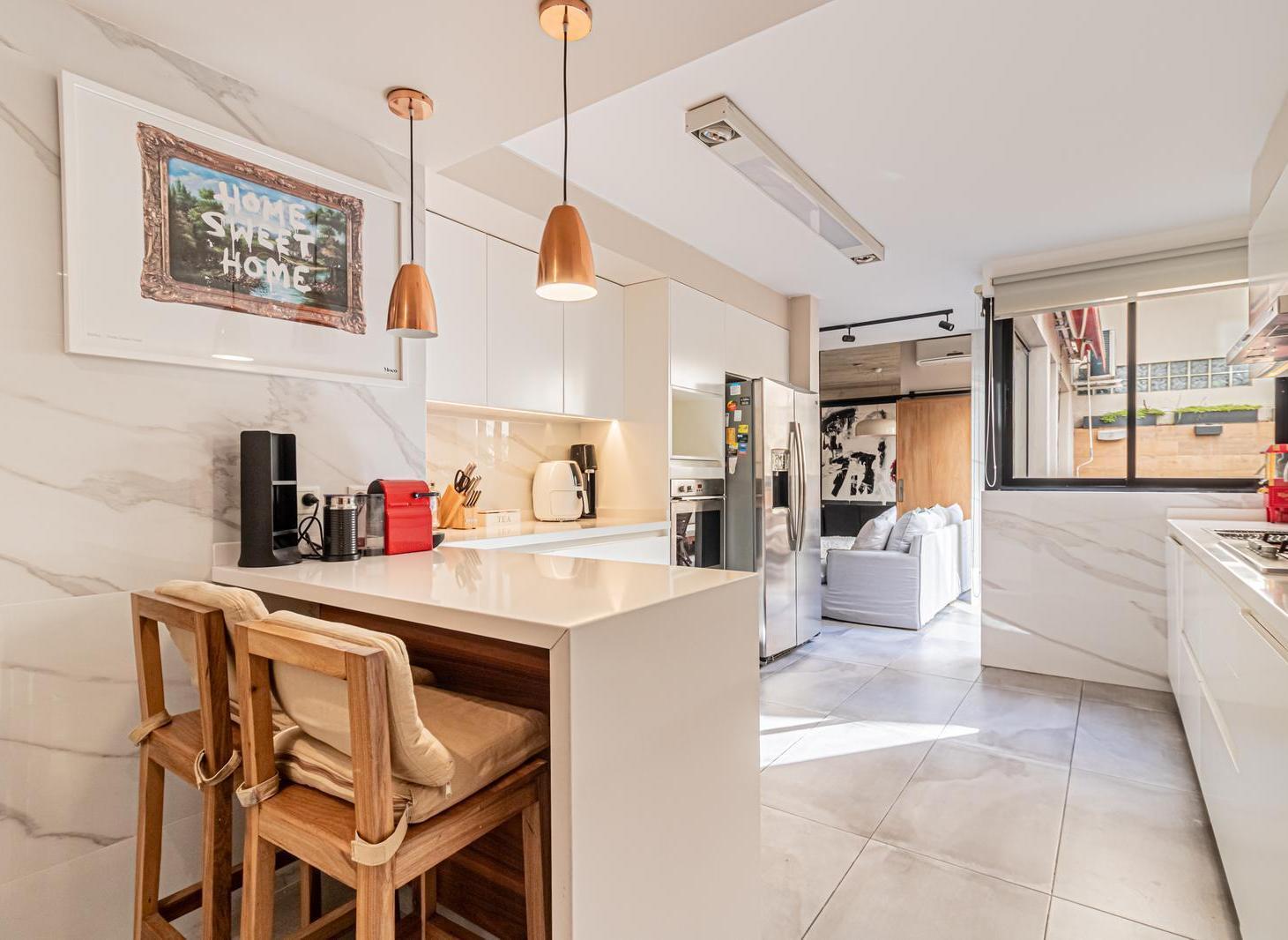 VENTA • BELGRANO • SEMIPISO • 4 AMBIENTES • COCHERA