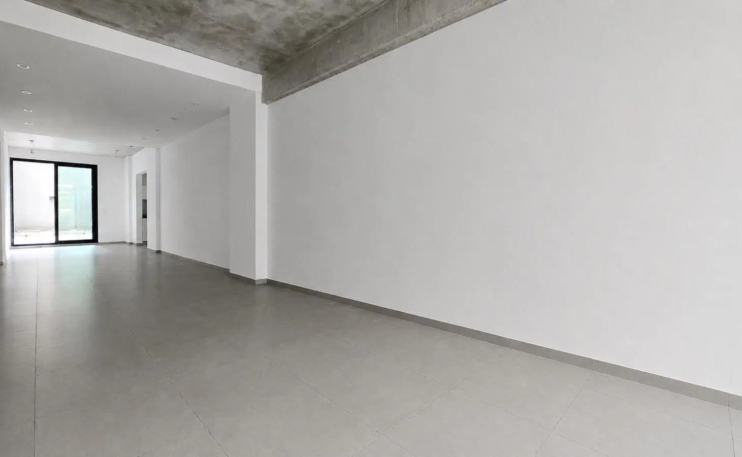ALQUILER • BELGRANO • LOCAL COMERCIAL • PATIO 2