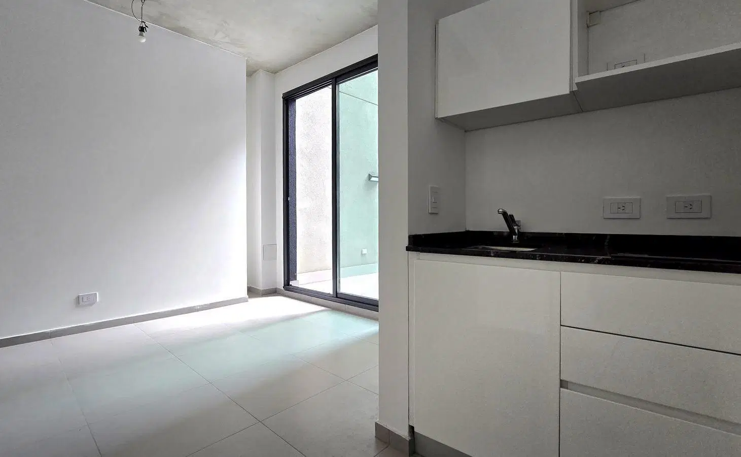 ALQUILER • BELGRANO • LOCAL COMERCIAL • PATIO 5