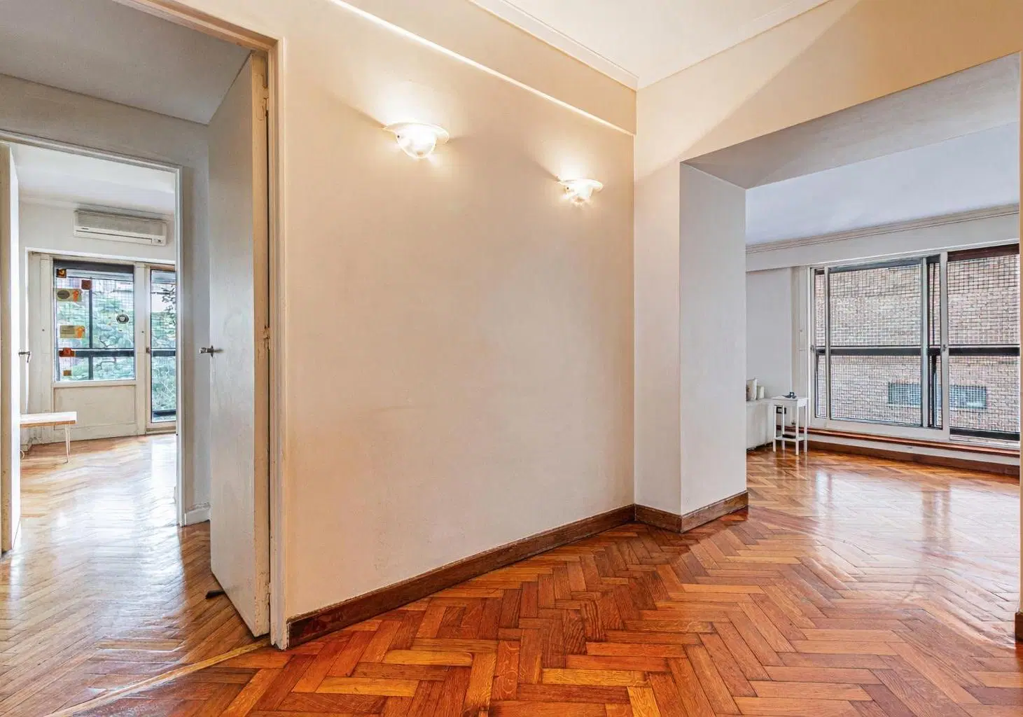 VENTA • LAS CAÑITAS • SEMIPISO • 4 AMBIENTES • COCHERA 3