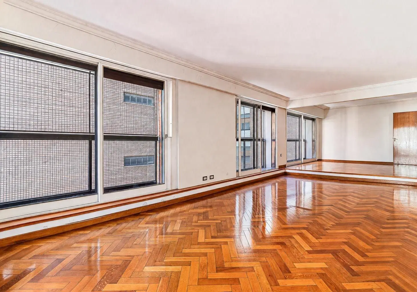 VENTA • LAS CAÑITAS • SEMIPISO • 4 AMBIENTES • COCHERA 4