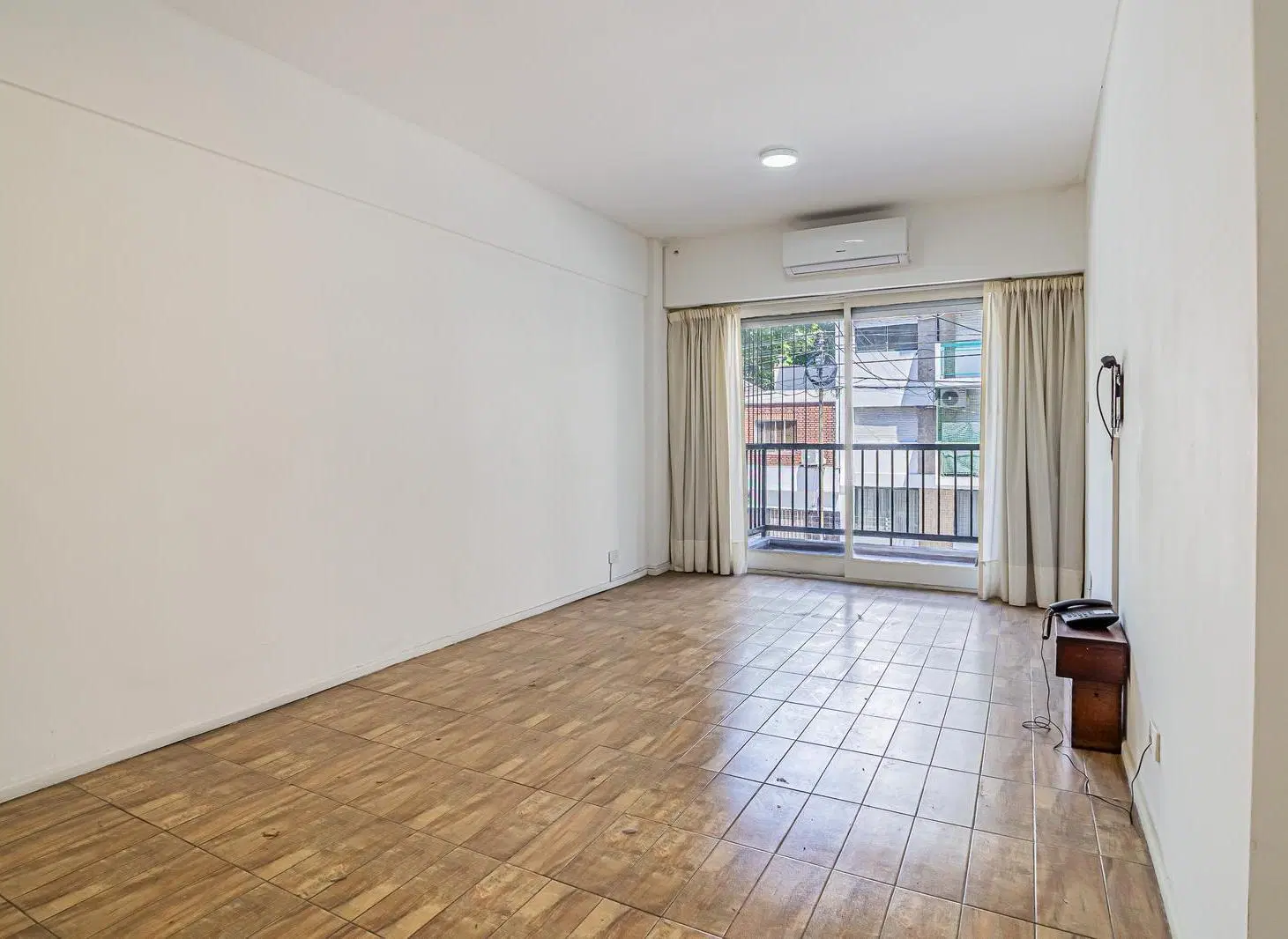 VENTA • BELGRANO R • SEMIPISO • 3 AMBIENTES • A REFACCIONAR 3