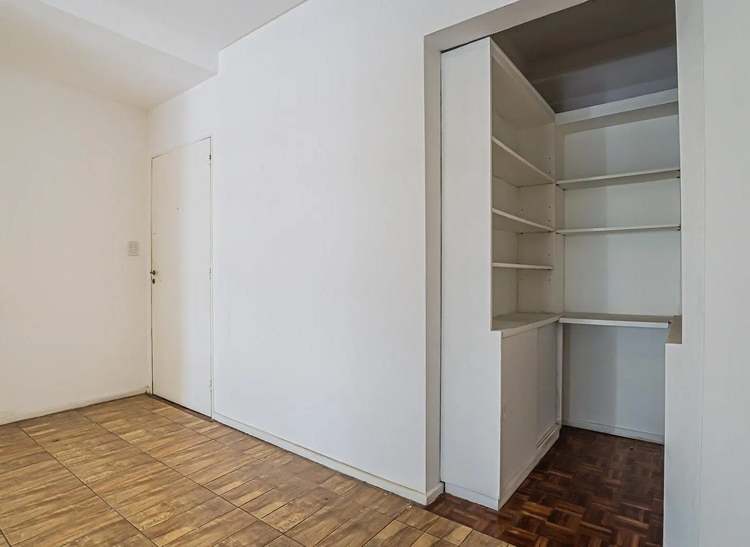 VENTA • BELGRANO R • SEMIPISO • 3 AMBIENTES • A REFACCIONAR 5