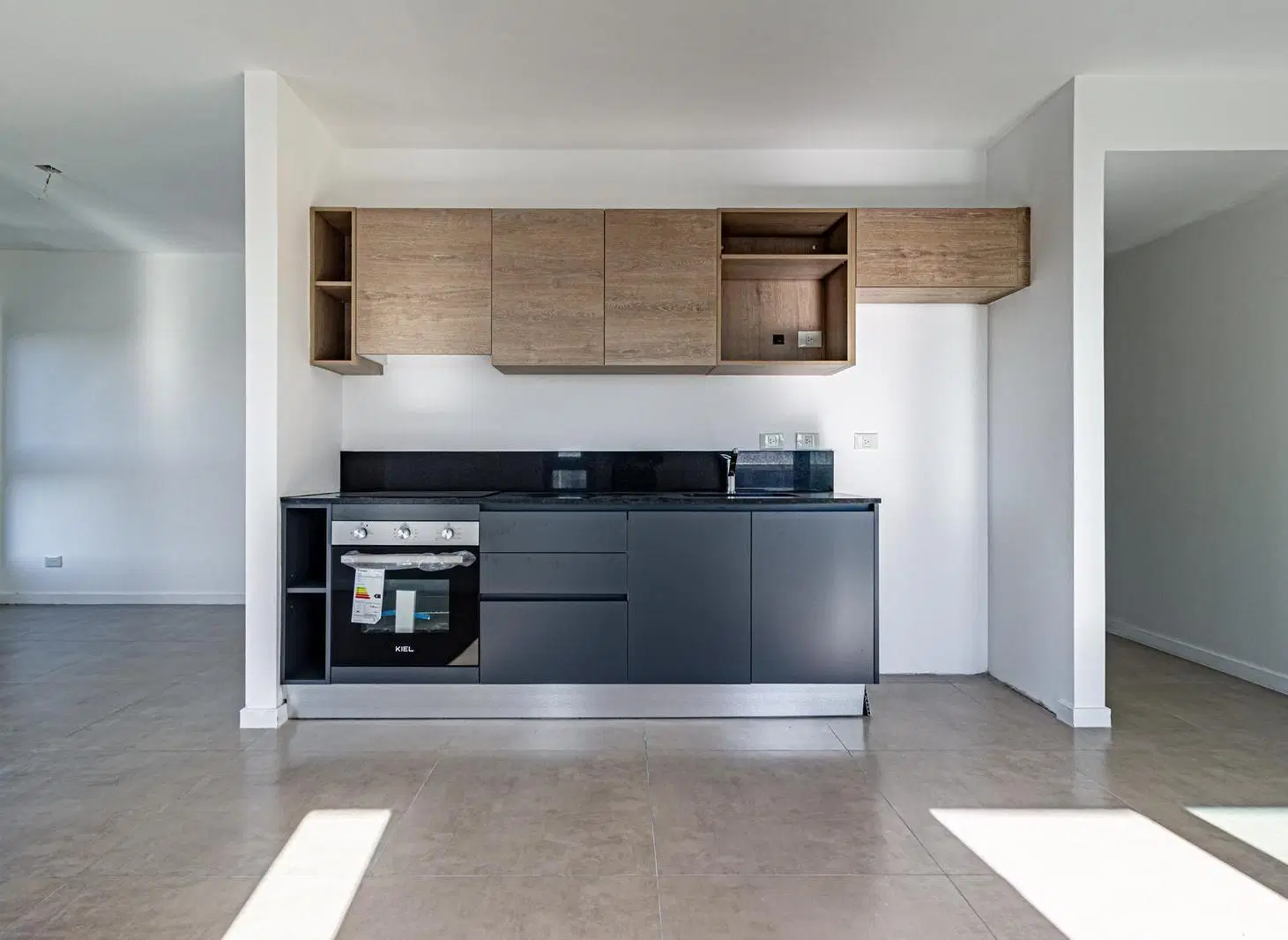 VENTA • TIGRE • TORRES CARDON • MONOAMBIENTE DIVISIBLE • COCHERA 1