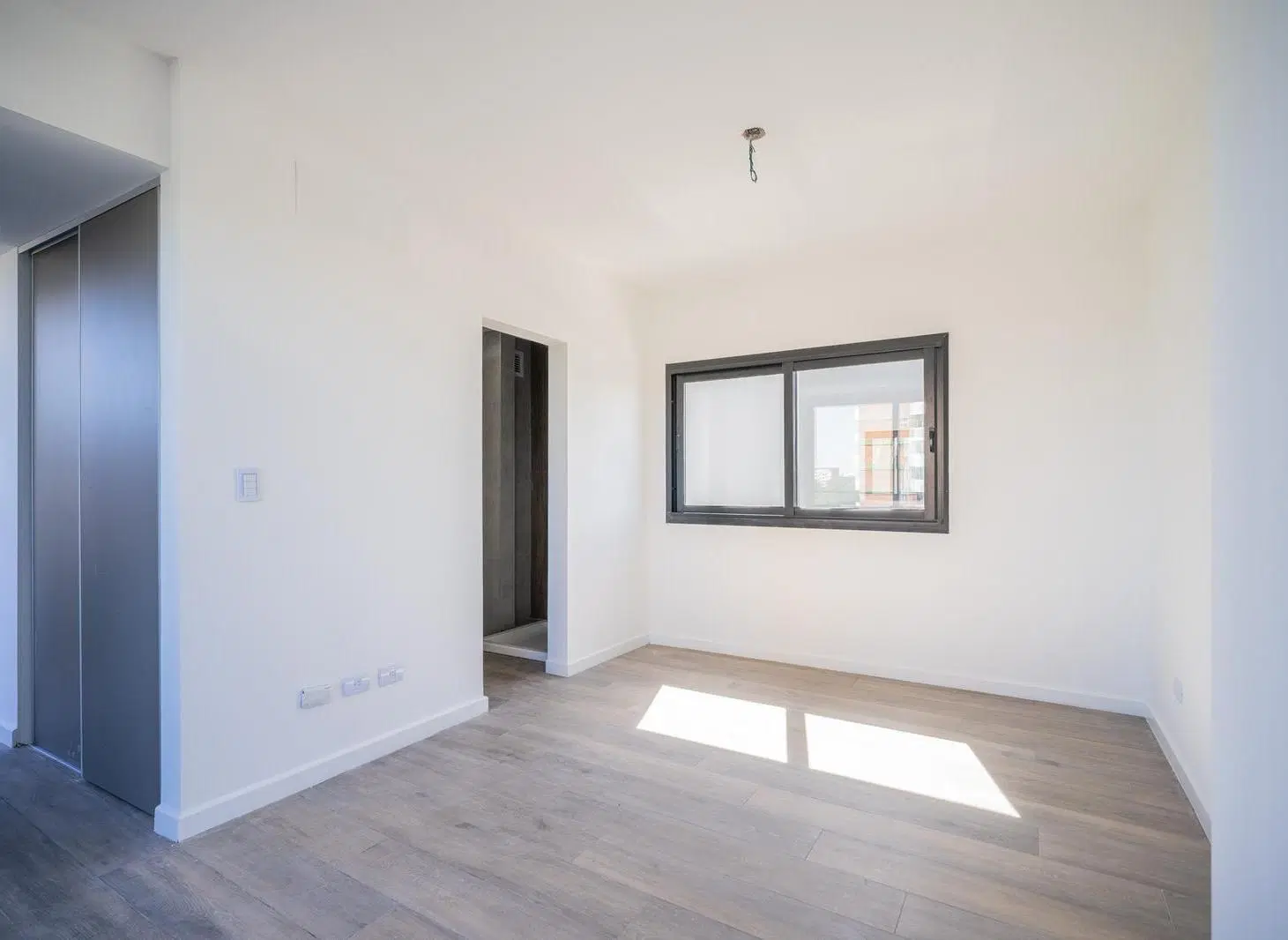 ALQUILER • VILLA GRAL. MITRE • MONOAMBIENTE DIVISIBLE 1