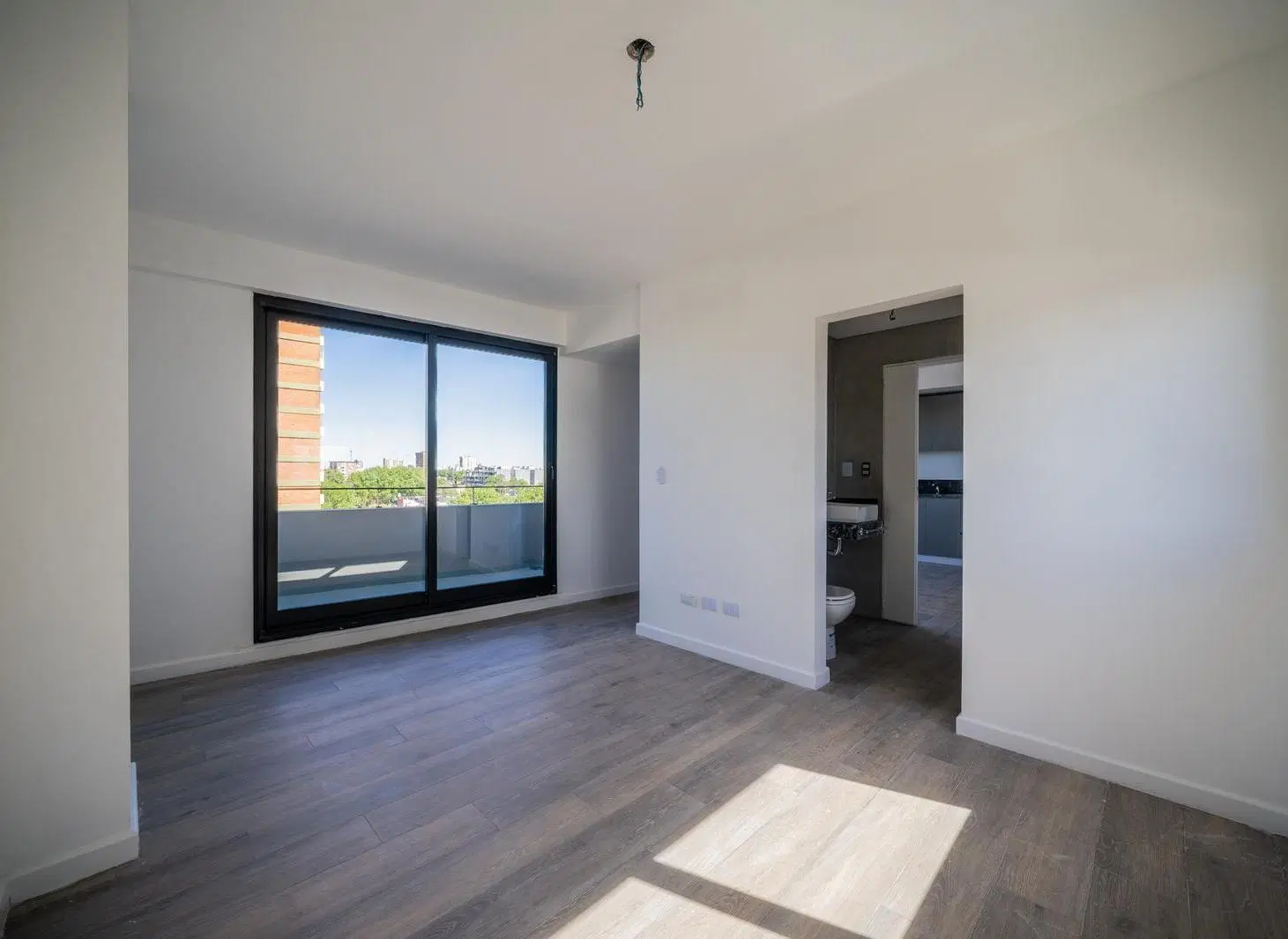 ALQUILER • VILLA GRAL. MITRE • MONOAMBIENTE DIVISIBLE 4