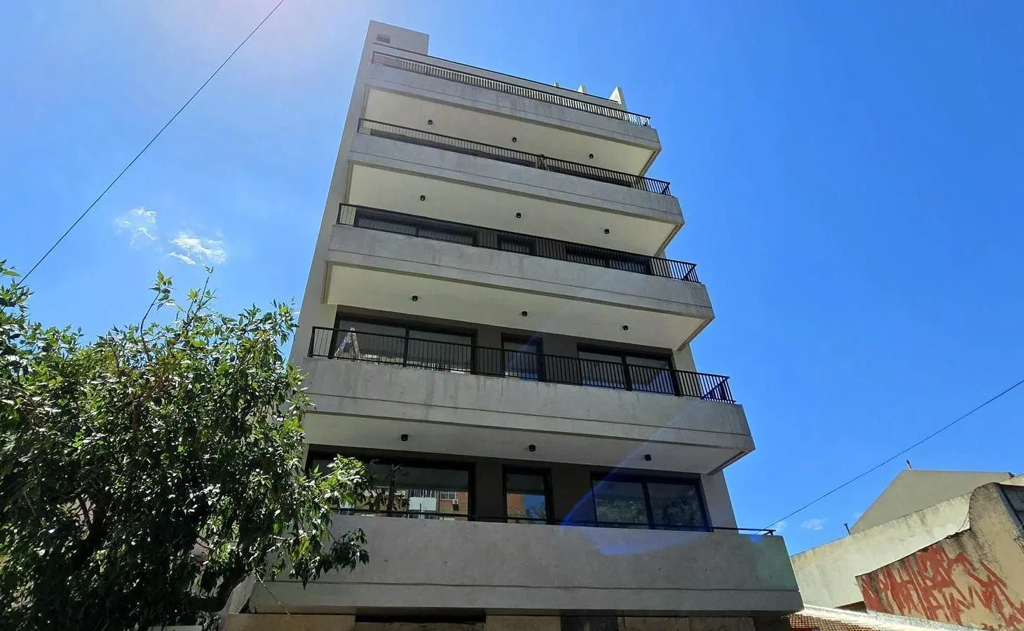 ALQUILER • VILLA GRAL. MITRE • MONOAMBIENTE DIVISIBLE 3