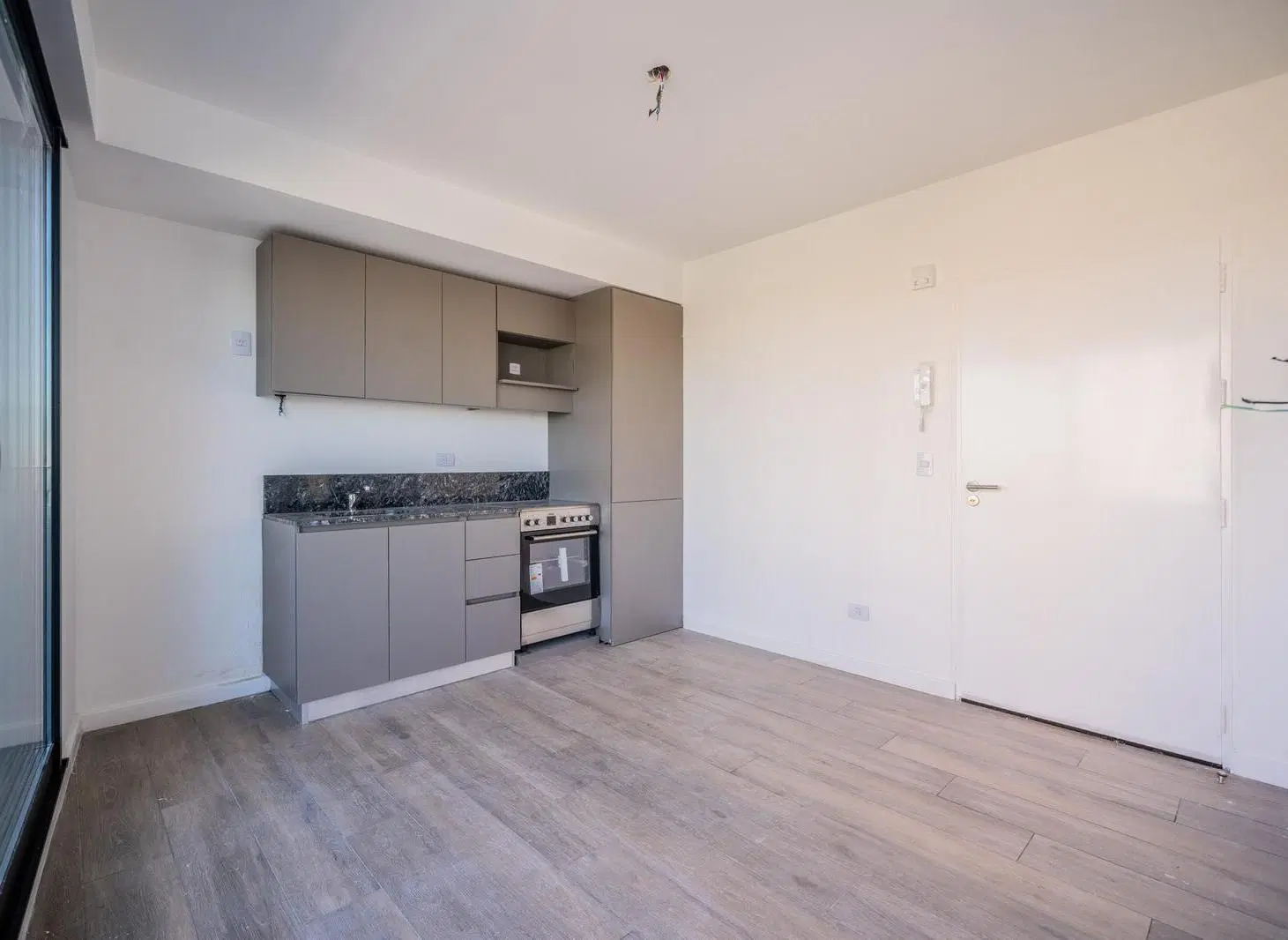 ALQUILER • VILLA GRAL. MITRE • MONOAMBIENTE DIVISIBLE 2