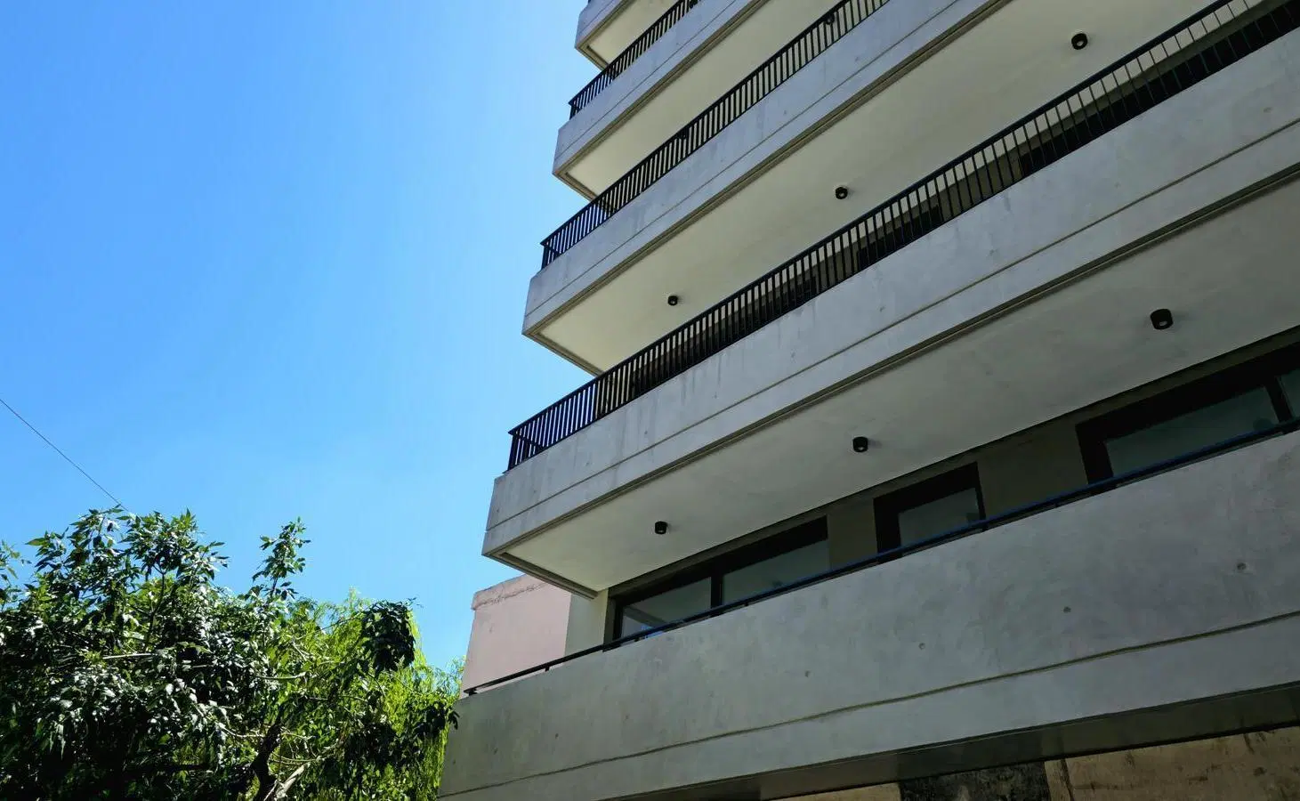 ALQUILER • VILLA GRAL. MITRE • MONOAMBIENTE DIVISIBLE 3