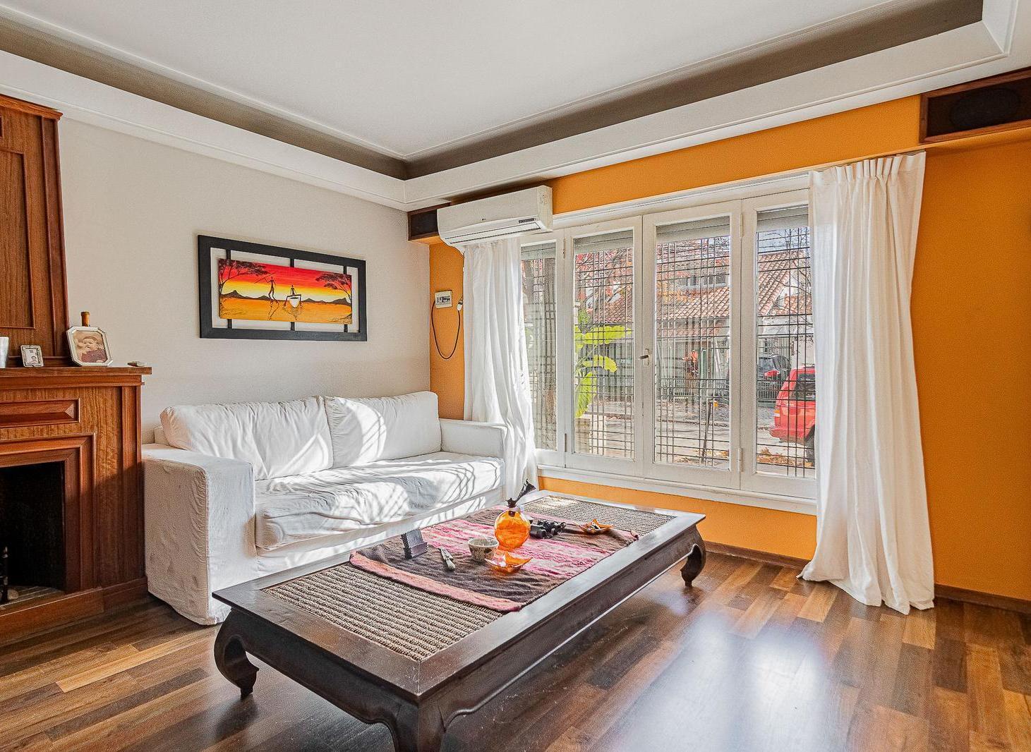 Foto de VENTA • OLIVOS • CASA • 6 AMBIENTES • 3 COCHERAS, imagen 3
