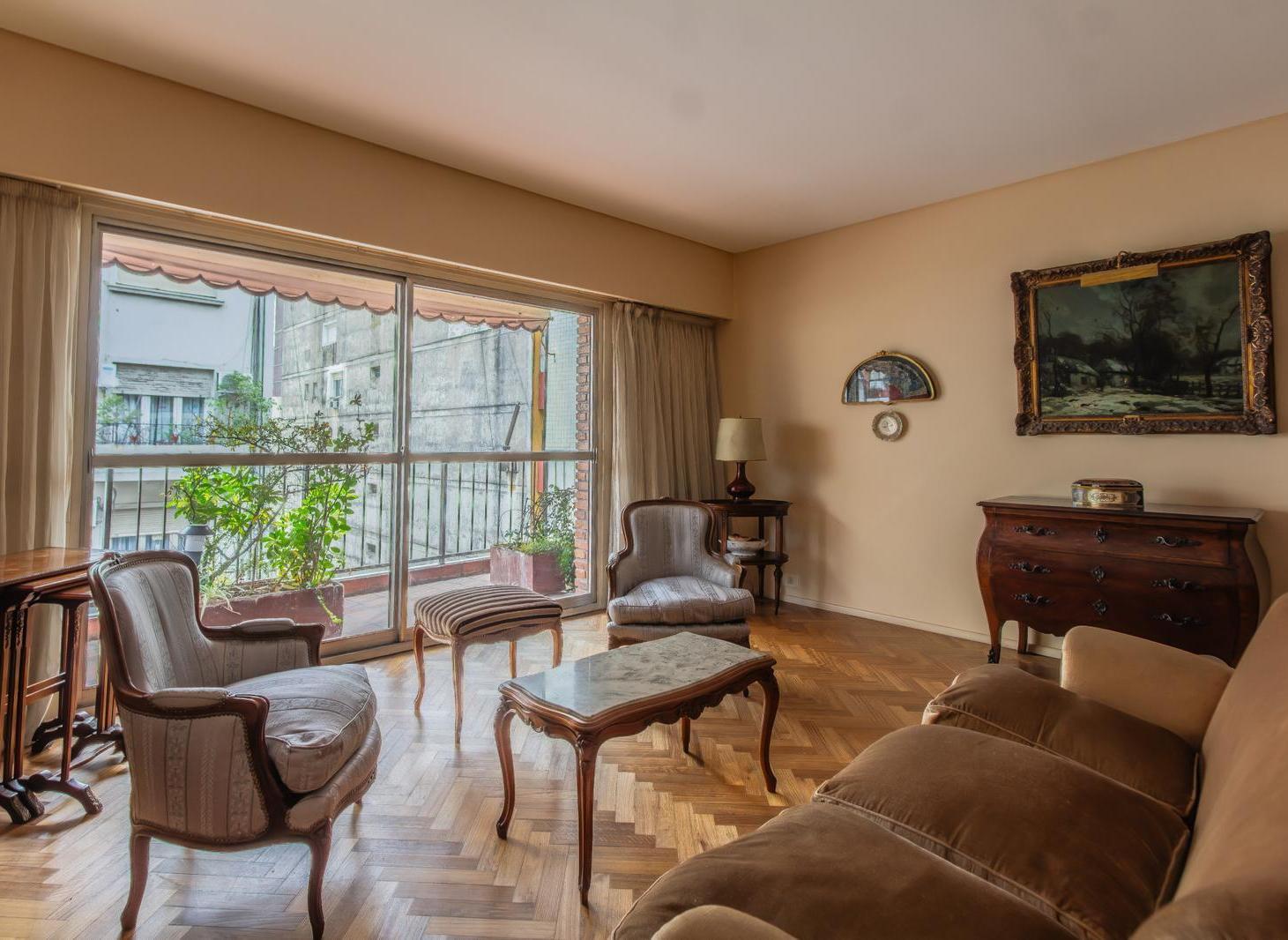 Foto de VENTA • RECOLETA • 4 AMBIENTES • COCHERA FIJA, imagen 1