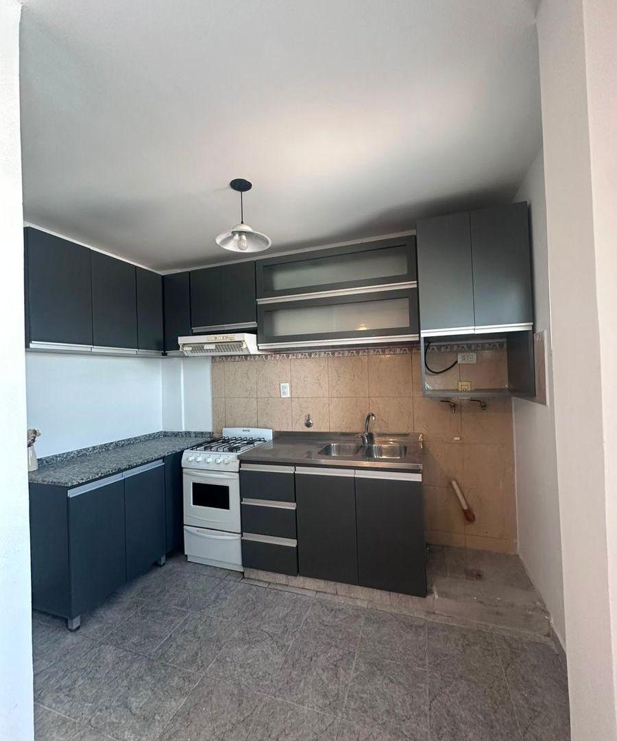 Foto de Corrientes Esq. San Miguel-Alquilo-Dpto de 1 Dormitorio, imagen 2