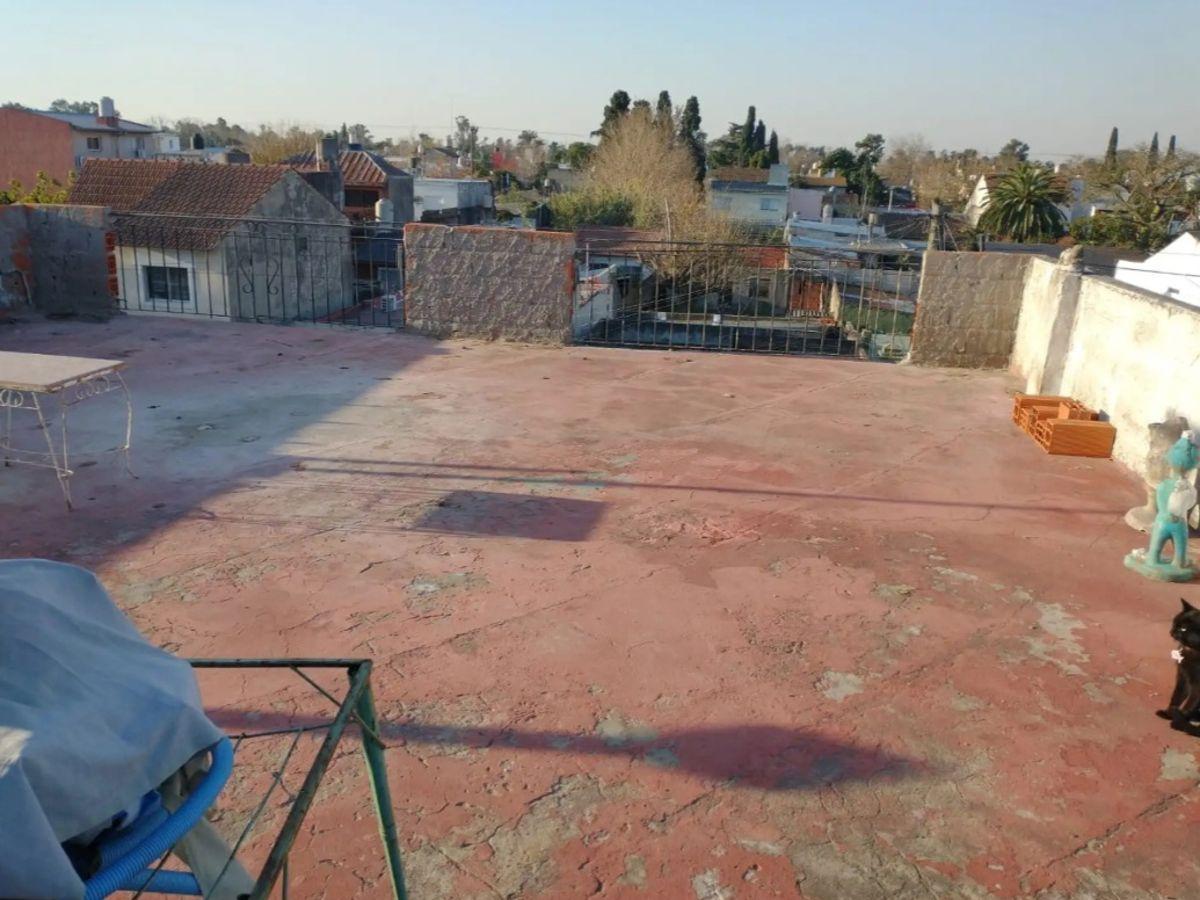 Foto de NUEVO VALOR OPORTUNIDAD !!!! 2 locales en p.b mas depto tipo casa en, imagen 4