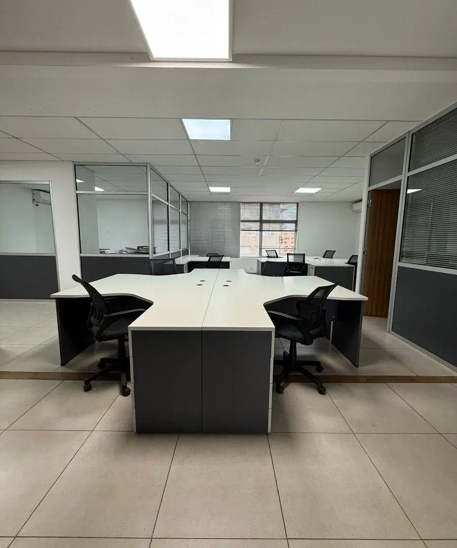 Oficina comercial de 144 m2 en alquiler , calle P. Mendocinas. Ciudad de Mendoza 2
