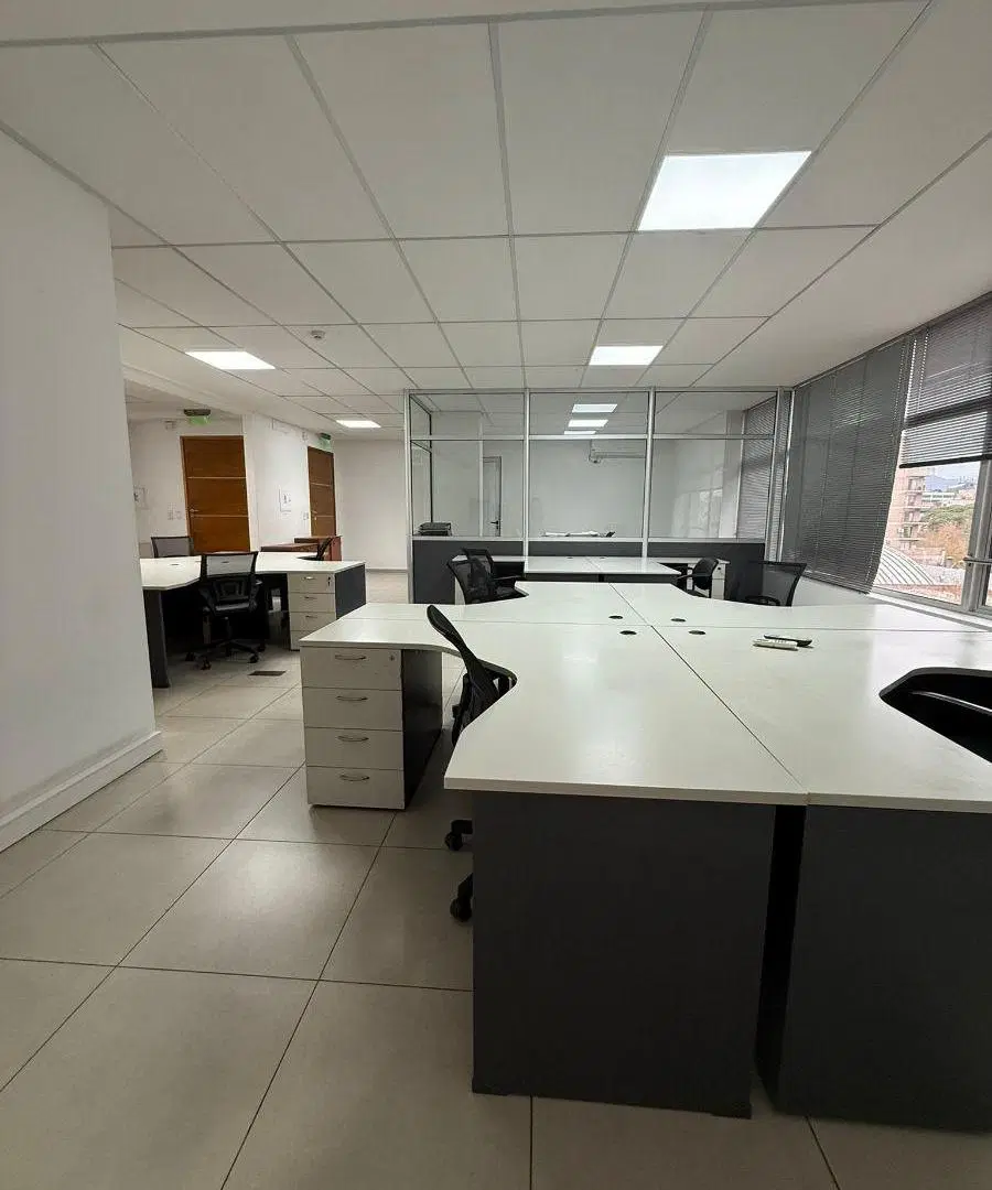 Oficina comercial de 144 m2 en alquiler , calle P. Mendocinas. Ciudad de Mendoza 4