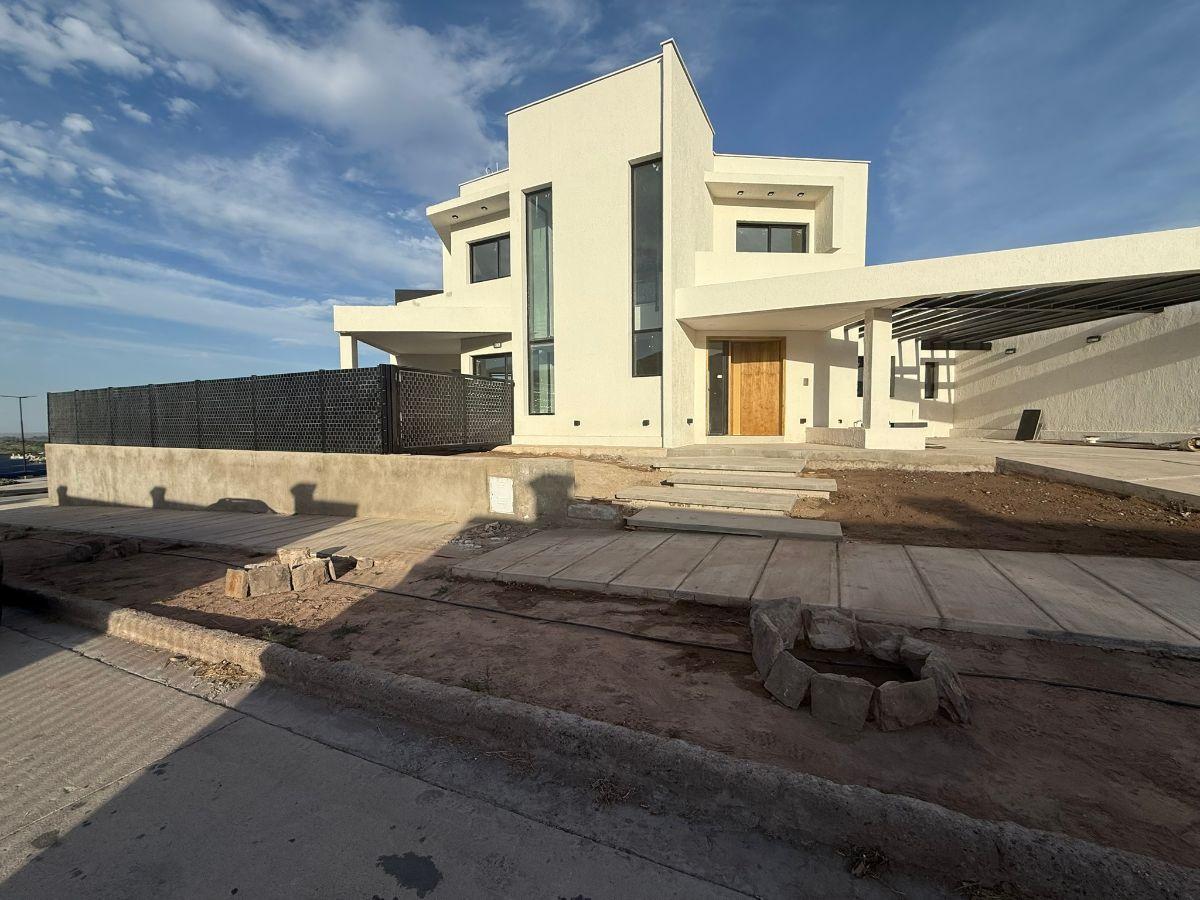 Foto de Venta de casa en Barrio La Bastilla, imagen 1