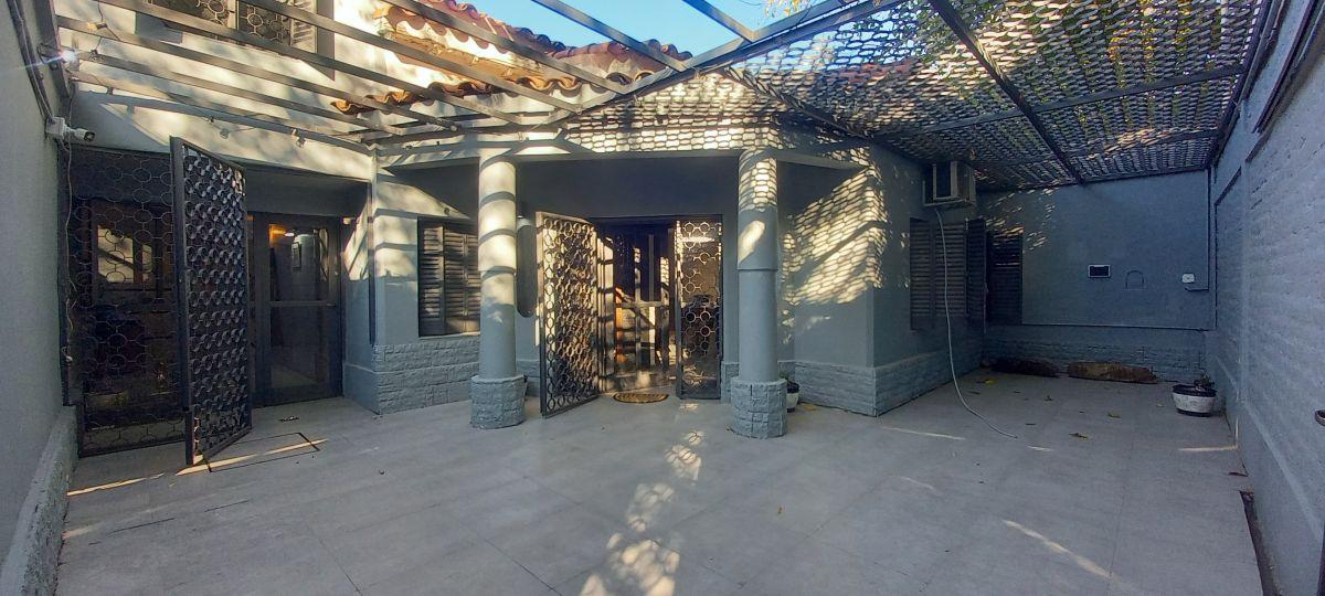 DISTINGUIDA CASA EN ALQUILER, SEXTA SECCIÓN, CAPITAL MENDOZA