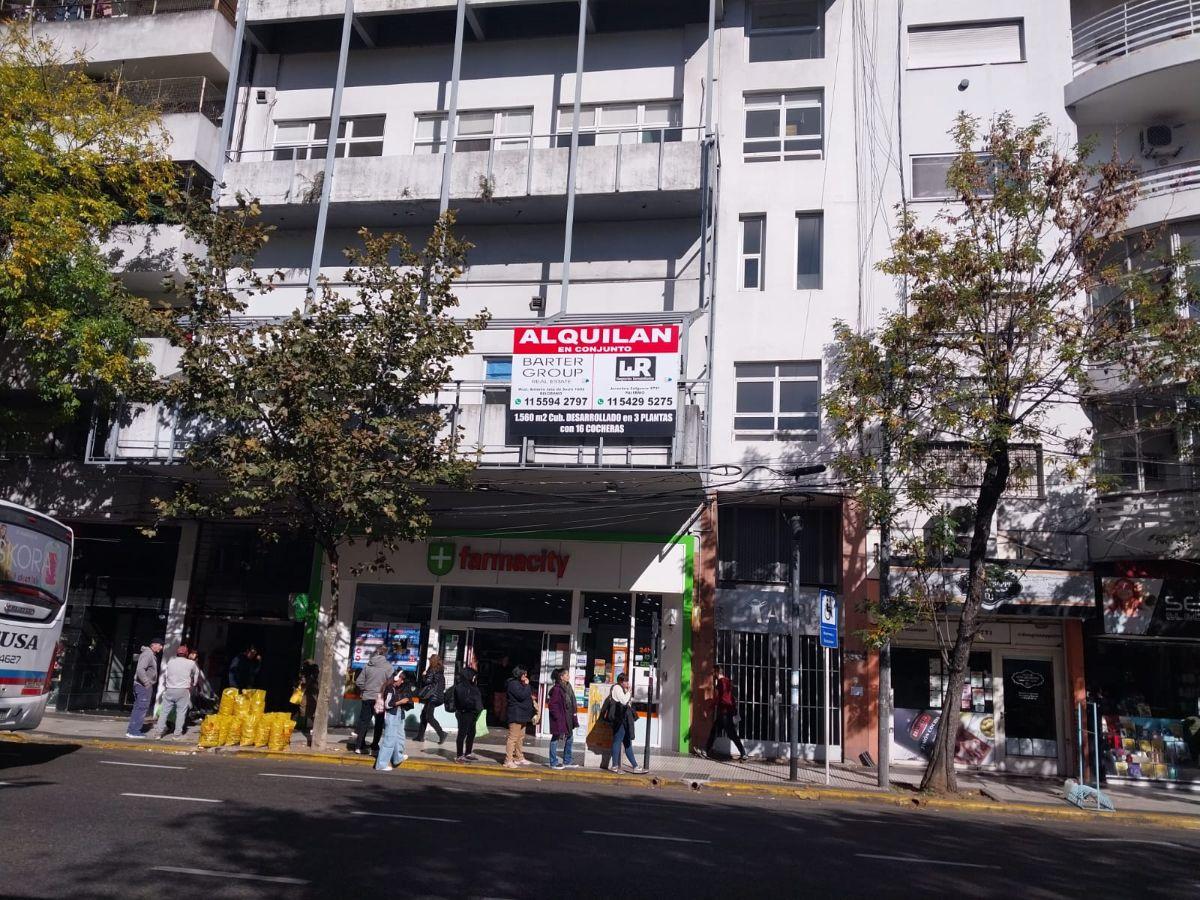 Foto de Excelente edificio en Almagro. A mts del Subte B Profusion de medios de, imagen 3