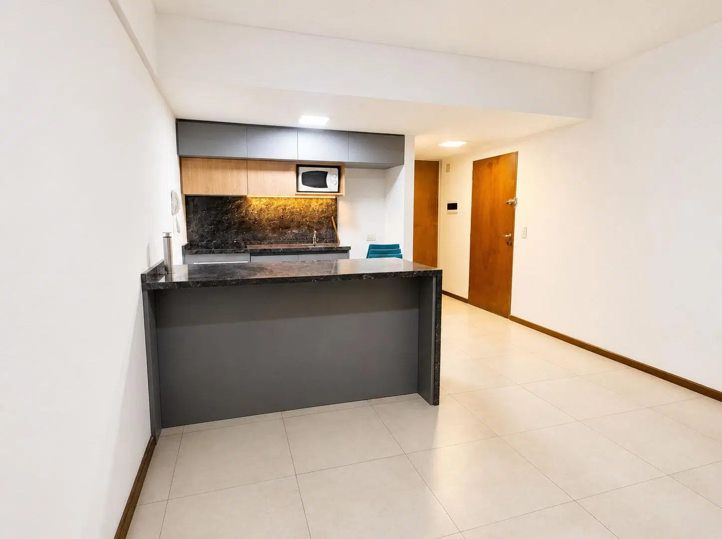 Departamento de dos ambientes en venta en recoleta. Refaccionado a nuevo. 1