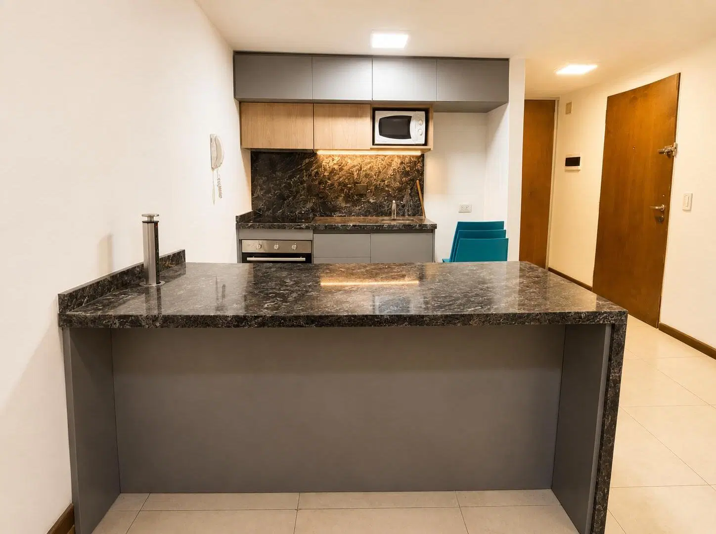 Departamento de dos ambientes en alquiler en recoleta. Edificio de categoria. 5