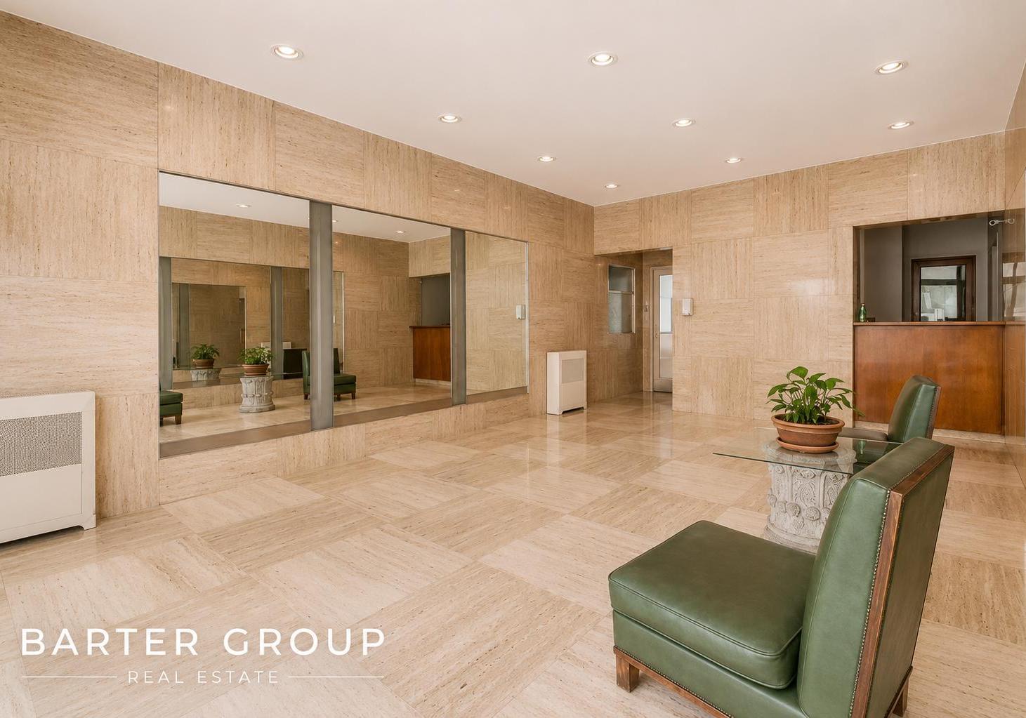 Foto de Departamento en Venta en Belgrano C 5 ambientes con cochera, imagen 2