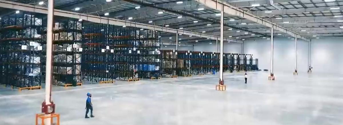 Nave 5.800 m² - Distribución Malvinas 2