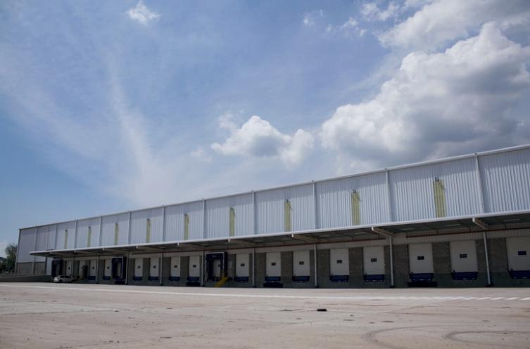 Nave 5.800 m² - Distribución Malvinas 4