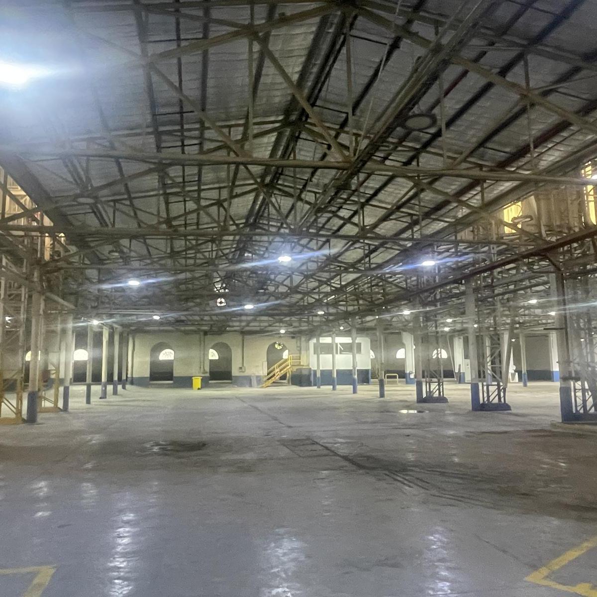 Nave Industrial en Bernal / Au La Plata Bs As 3