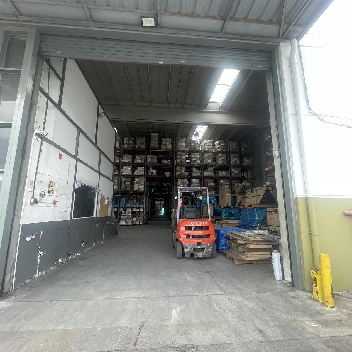 Nave Industrial 3.000 C/renta en Pacheco 2