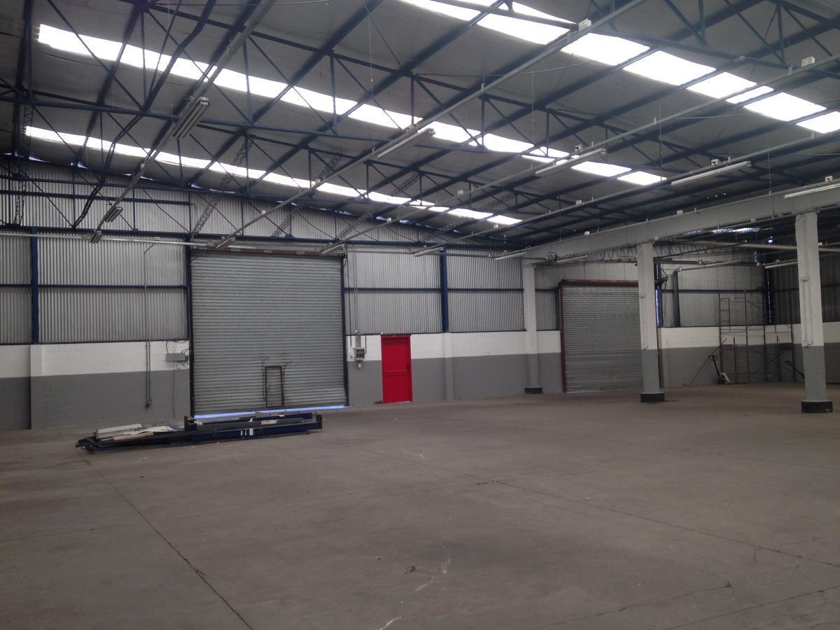 Foto de Depósito 2.600m2- Tres De Febrero, imagen 2