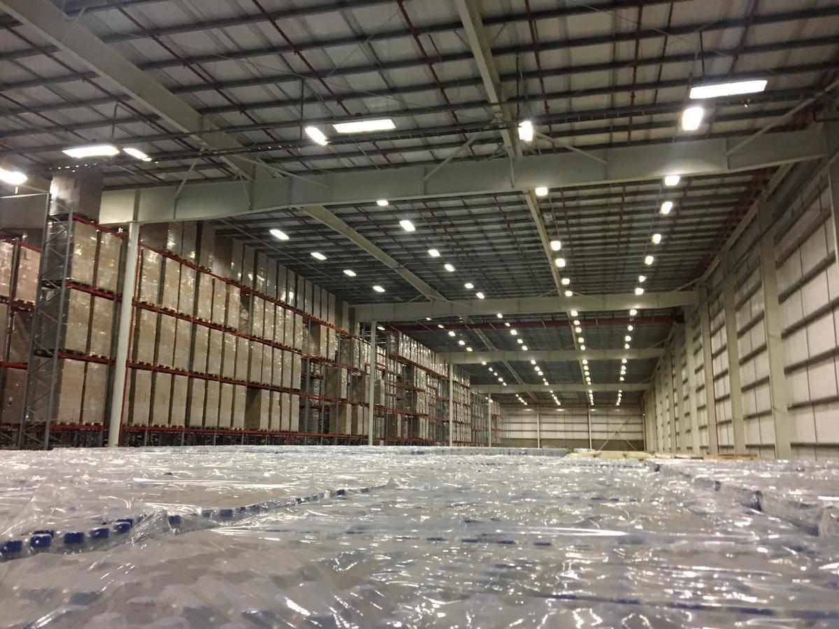 Nave / Bodega 13.000 c/racks - Malvinas Argentinas