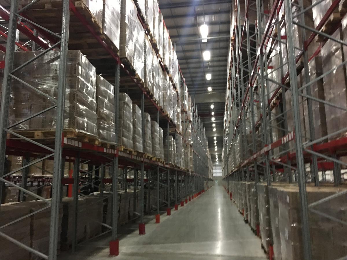 Nave / Bodega 8.000 c/racks - Malvinas Argentinas