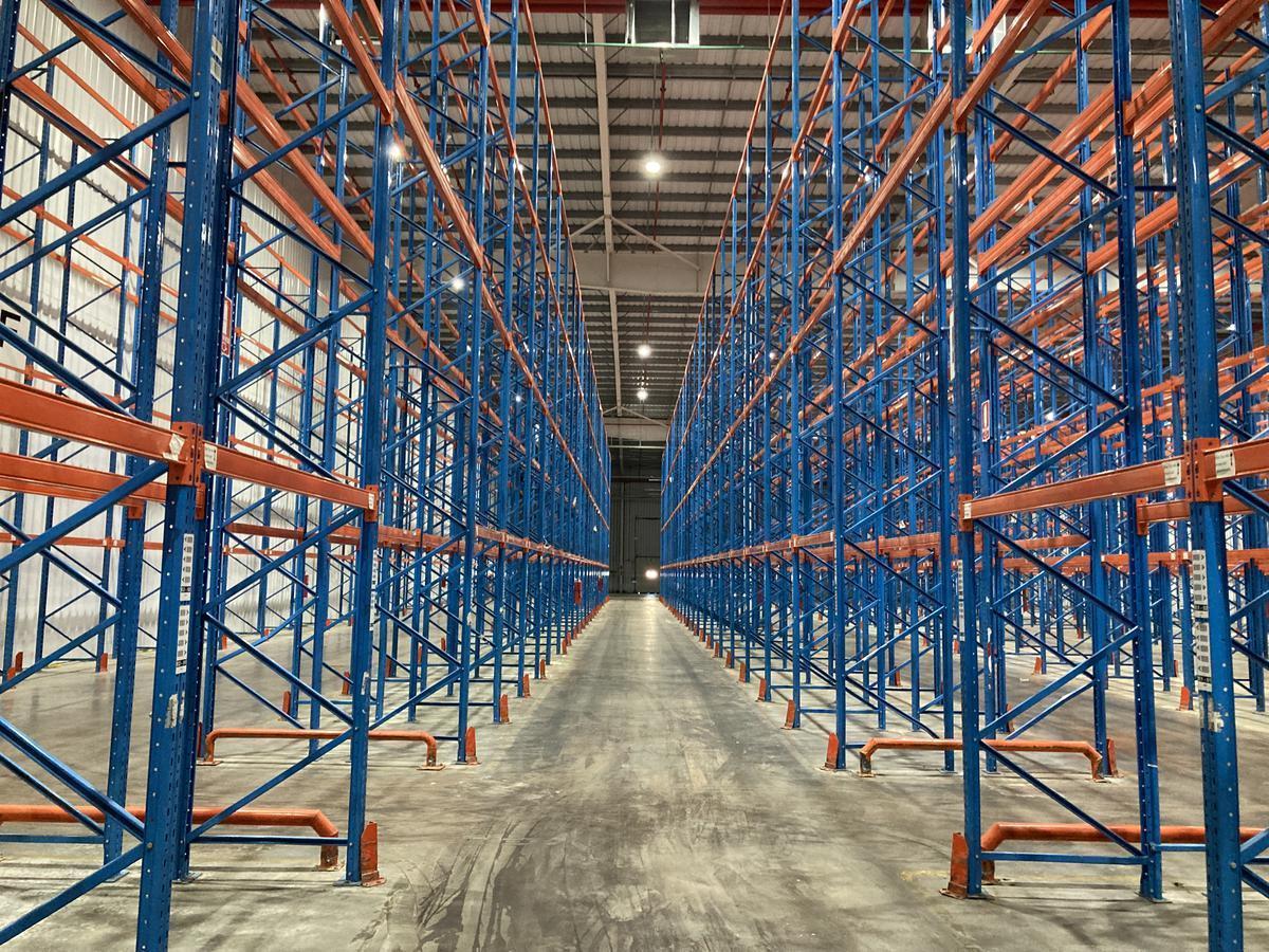 Nave 5.000m2 c/ Temperatura controlada   Racks