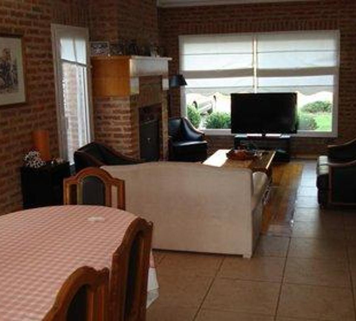 Chalet 4 amb Country Banco Provincia