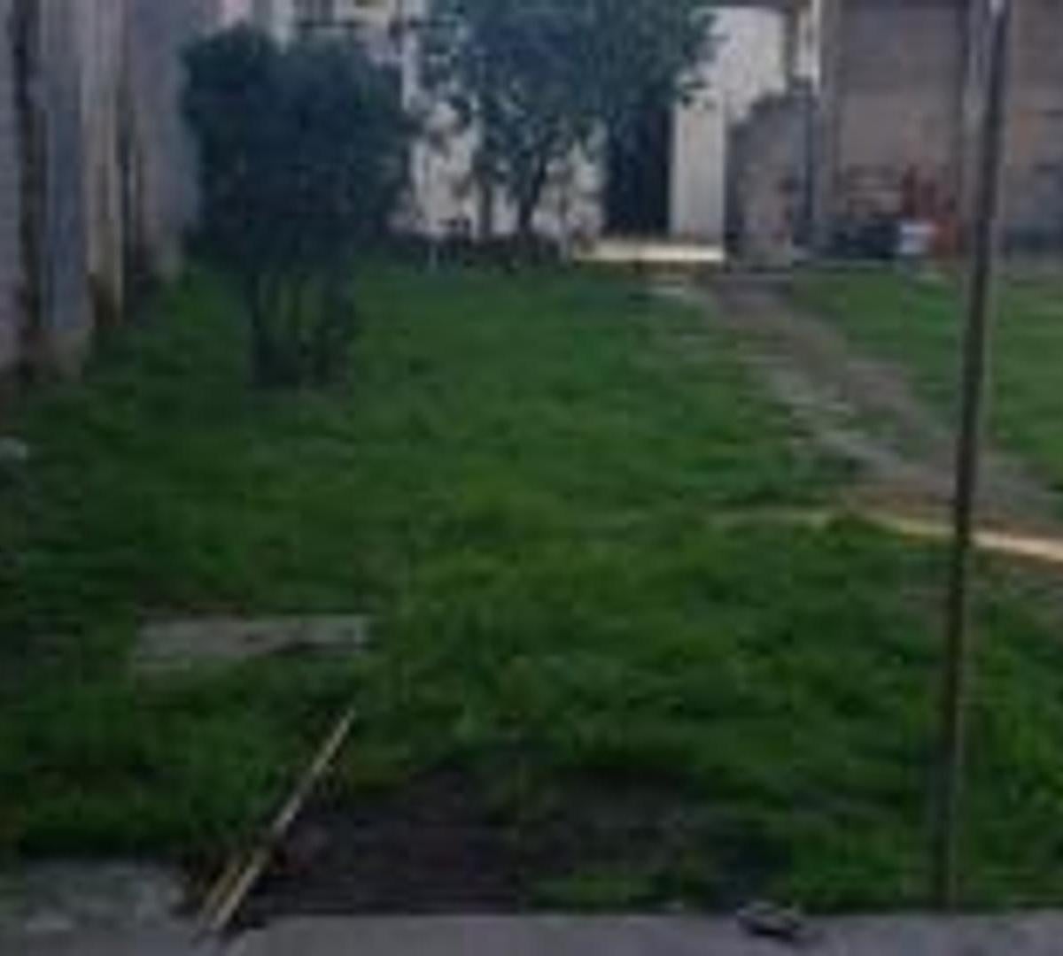 Moron Norte Casa americana 3 ambientes con parque