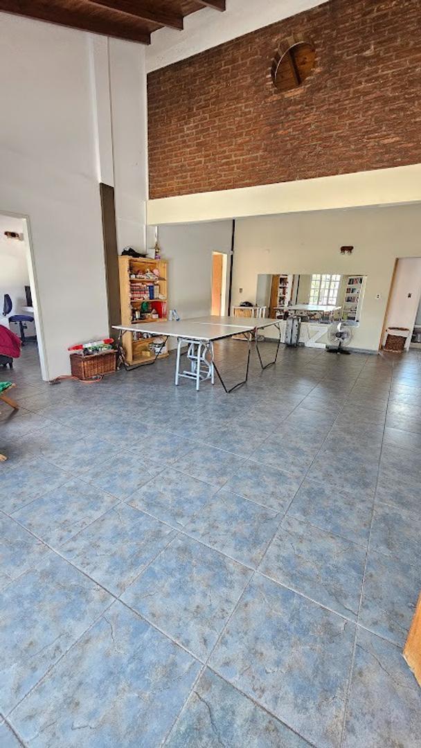 Chalet de 6 Ambientes en Ituzaingó 1