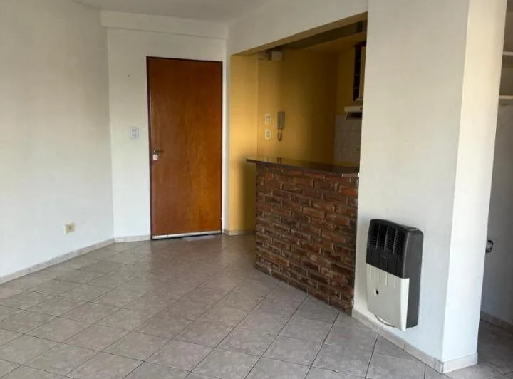 Departamento 2 ambientes en Moron Sur 5