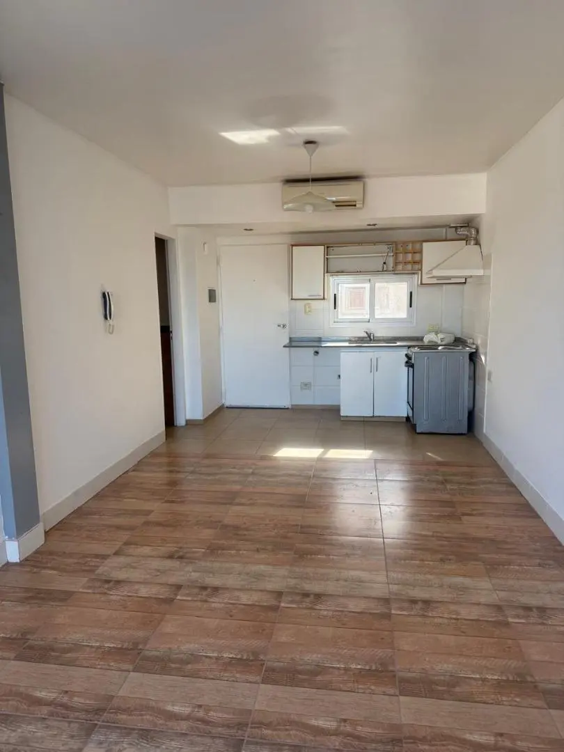 Monoambiente en alquiler en Castelar Sur 2