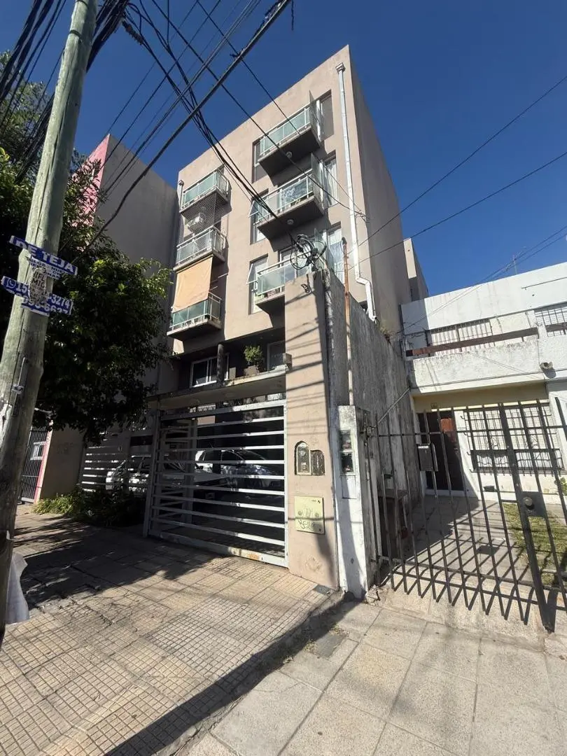 Monoambiente en alquiler en Castelar Sur 3