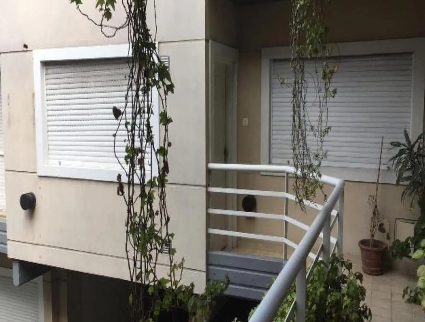 Departamento de dos ambientes en primer piso 1