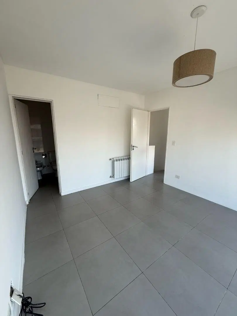 Departamento al frente en alquiler tipo dúplex 2